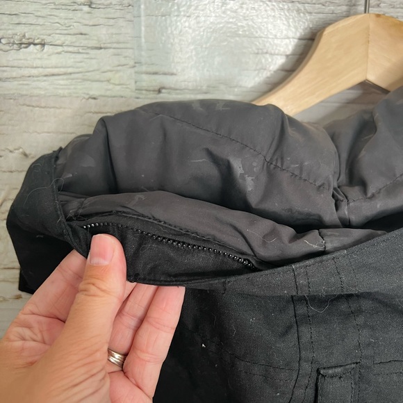 Aritzia community puffer black jacket size medium - Picture 7 of 13